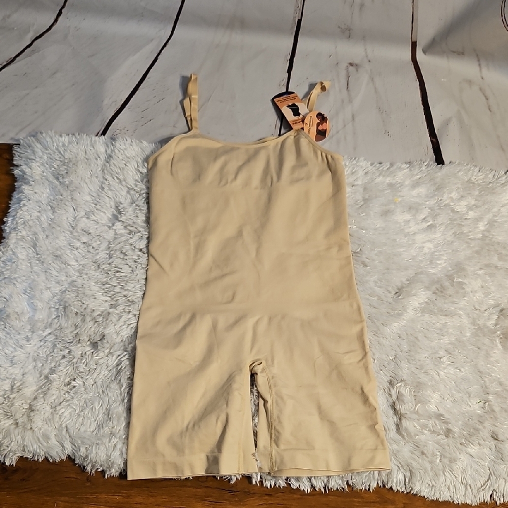 Women's bodysuit‎ size XL